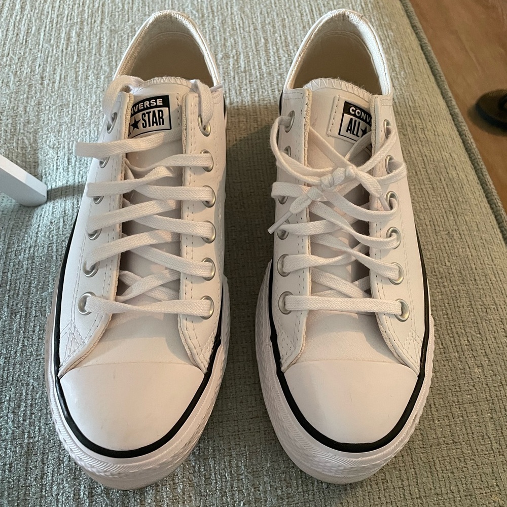 Women’s Chuck Taylor All Star Lift Platform size 6.5